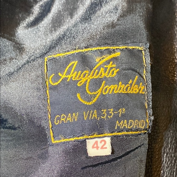 VNTG Black Leather Jacket with Oversized Fit and Lapel Design - Picture 3 of 11